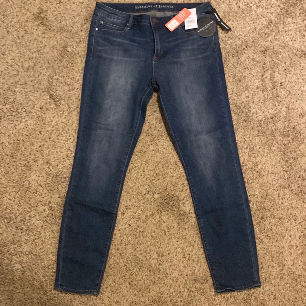 Articles of Society Sarah Mid-Rise Skinny Jeans. Size 32. NWT